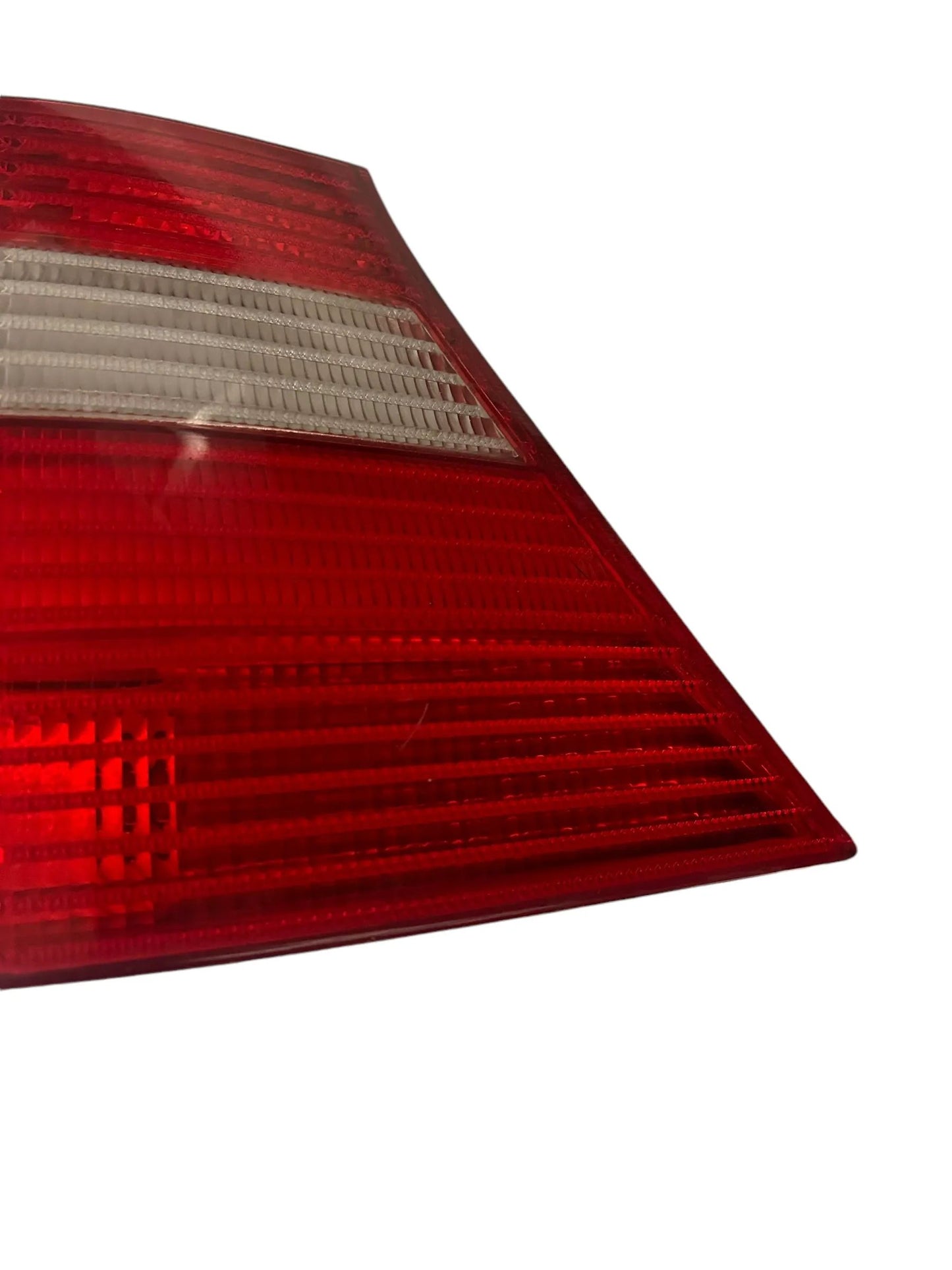Volkswagen Golf IV Rückleuchte Heckleuchte hinten rechts 37740719