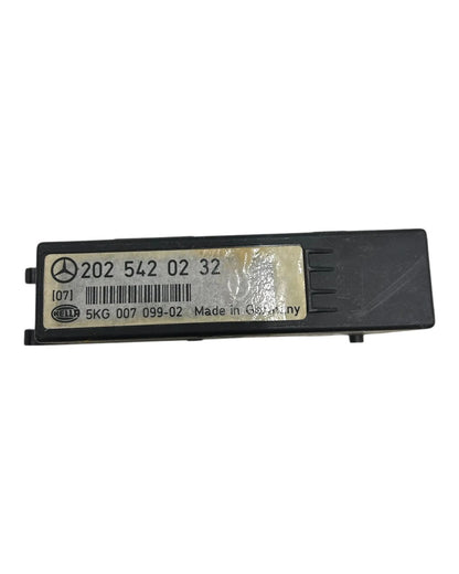 Mercedes-Benz C 180 T 202 Steuergerät 2025420232
