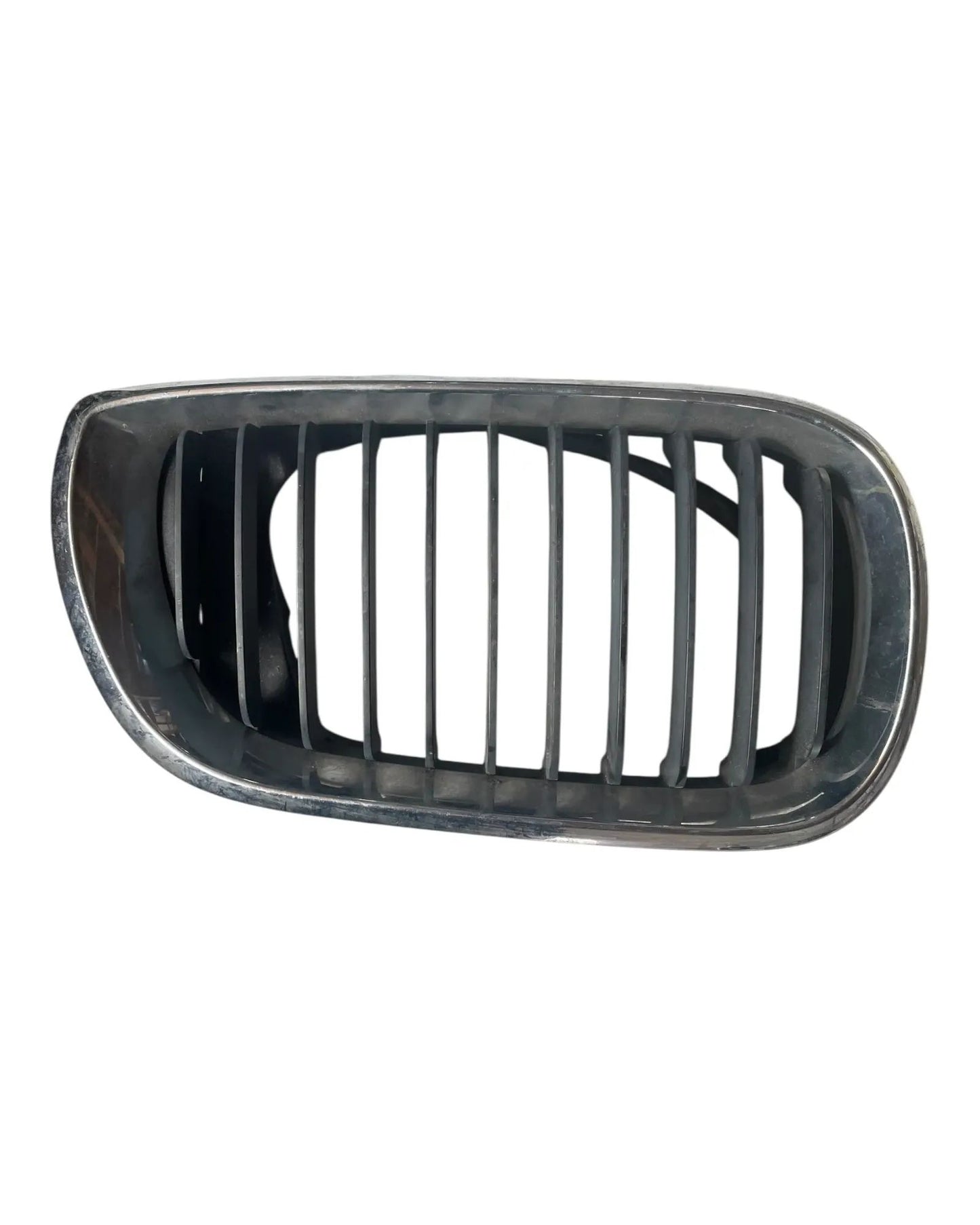 BMW 3er E46 Grill Kühlergrill Frontgrill vorne rechts 51137072130
