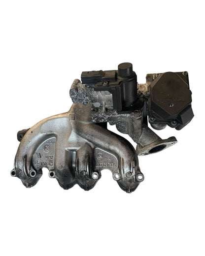 Audi Volkswagen Passat 3C Ansaugkrümmer Ansaugbrücke 03G129713