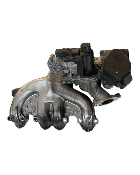 Audi Volkswagen Passat 3C Ansaugkrümmer Ansaugbrücke 03G129713