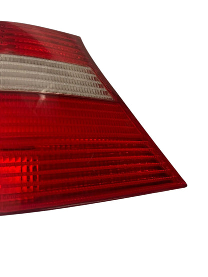 Volkswagen Golf IV Rückleuchte Heckleuchte hinten rechts 37740719