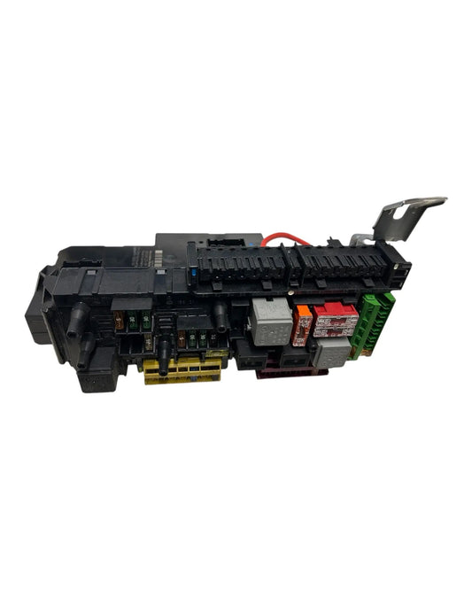 Mercedes-Benz C-300 Hinter Kofferraum Sicherung Box 2049060105 5dk00922589