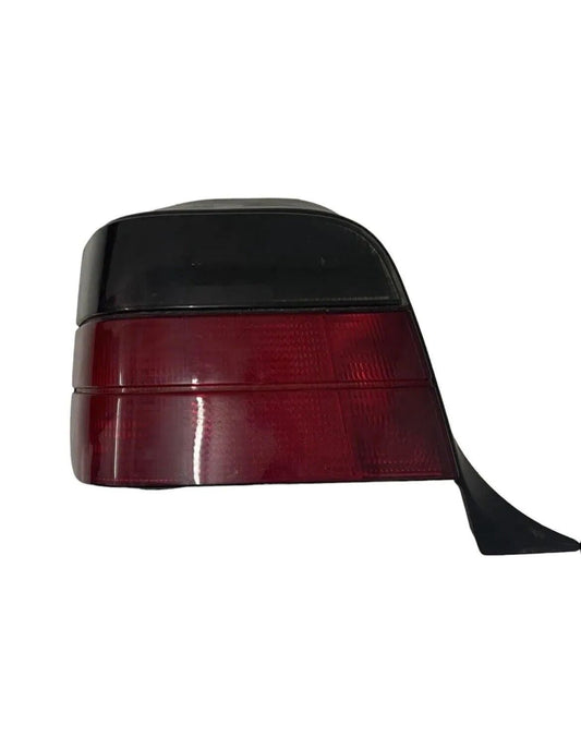 BMW 3 E36 Rückleuchte Rücklicht Heckleuchte links 8360209