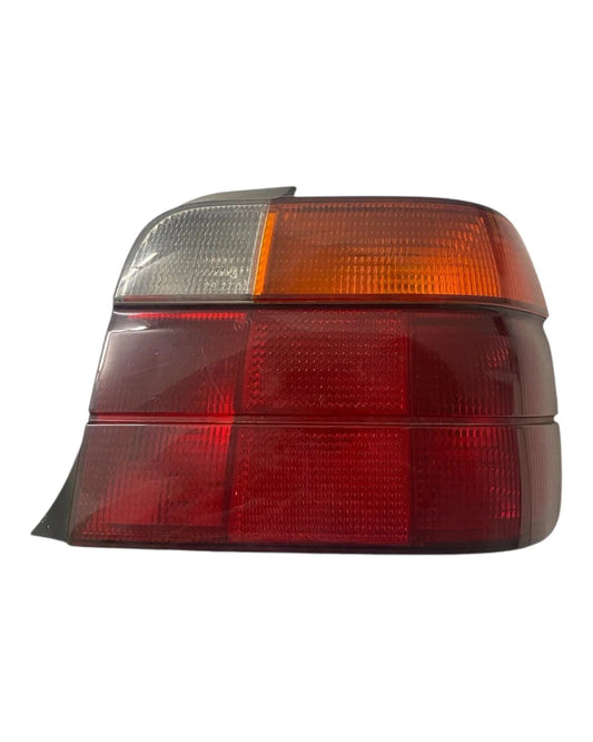BMW 3er E36 316i Rückleuchte Heckleuchte Rücklicht rechts 8353810