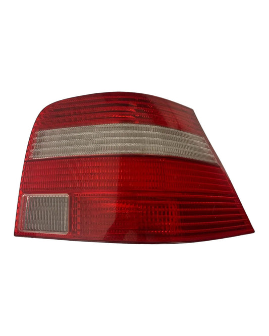 Volkswagen Golf IV Rückleuchte Heckleuchte hinten rechts 37740719
